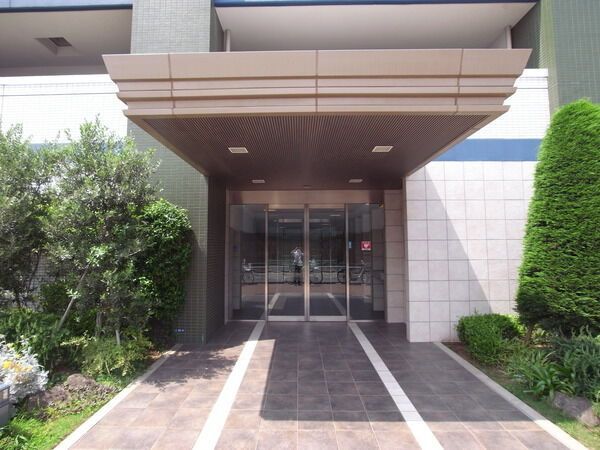 3LDK Corner Apartment for Sale in Koto, Tokyo - Lexcel Plaza - Thumbnail 2
