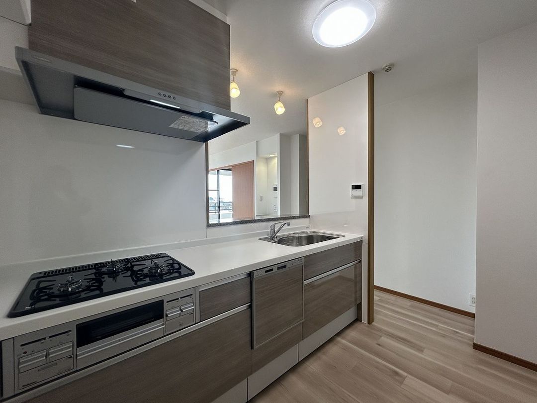 4LDK 87.55 sqm Apartment for Sale in Higashi Ward, Fukuoka - Thumbnail 2