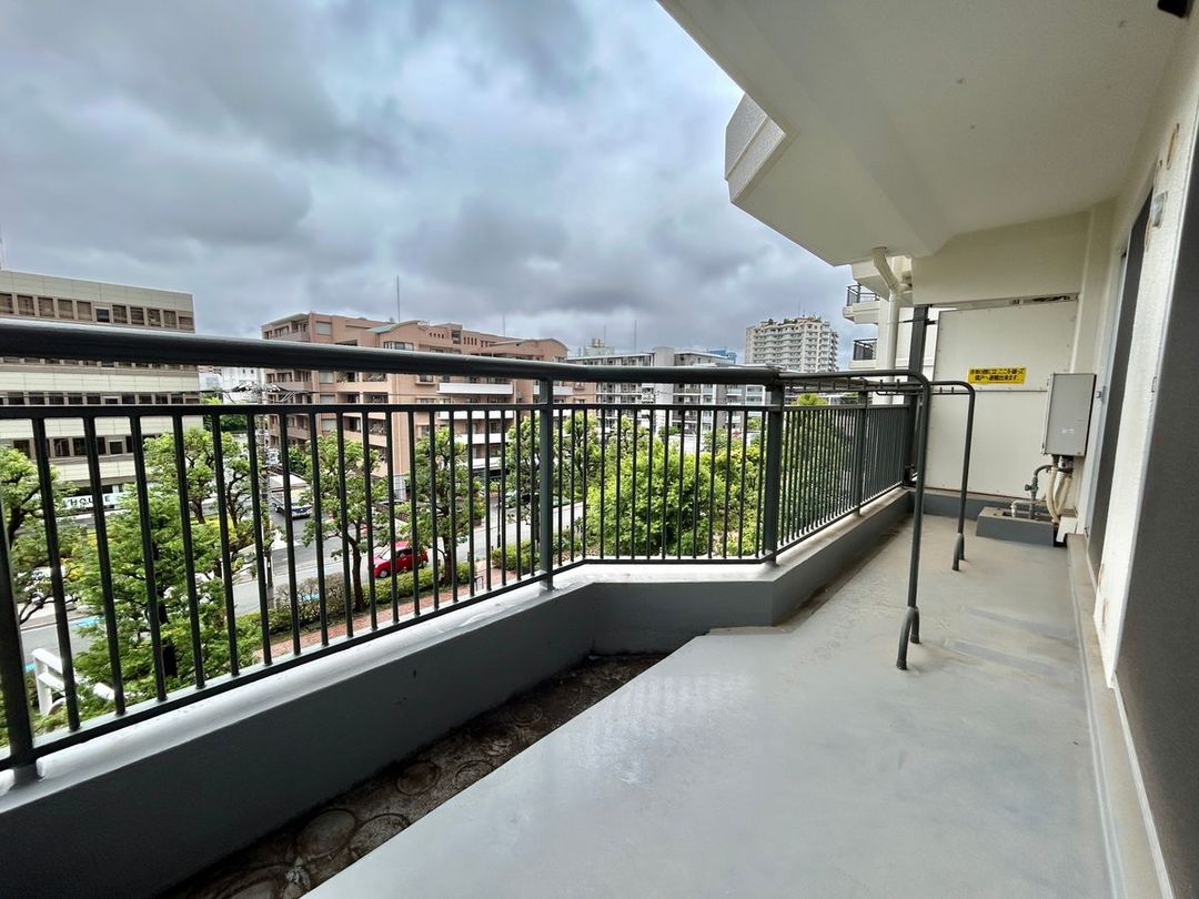 3LDK Apartment for Sale in Park City Mizonokuchi, Kawasaki - Thumbnail 2