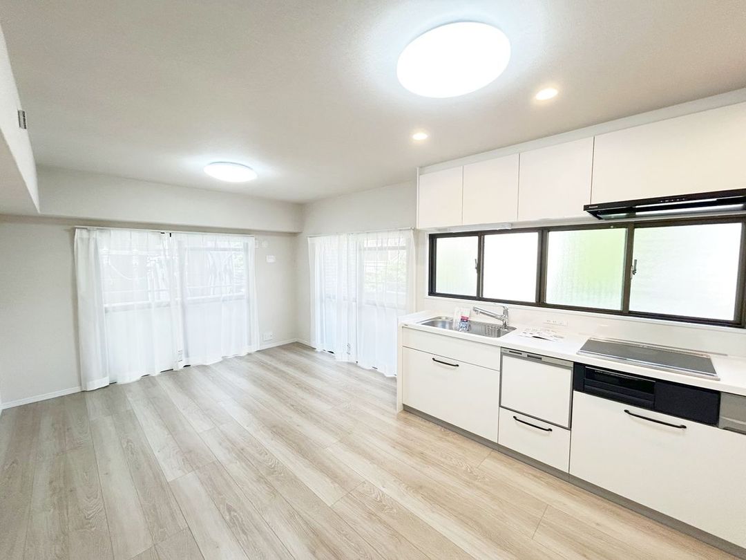 Renovated 2LDK Apartment Near Yakuin Station, Fukuoka City - Thumbnail 2