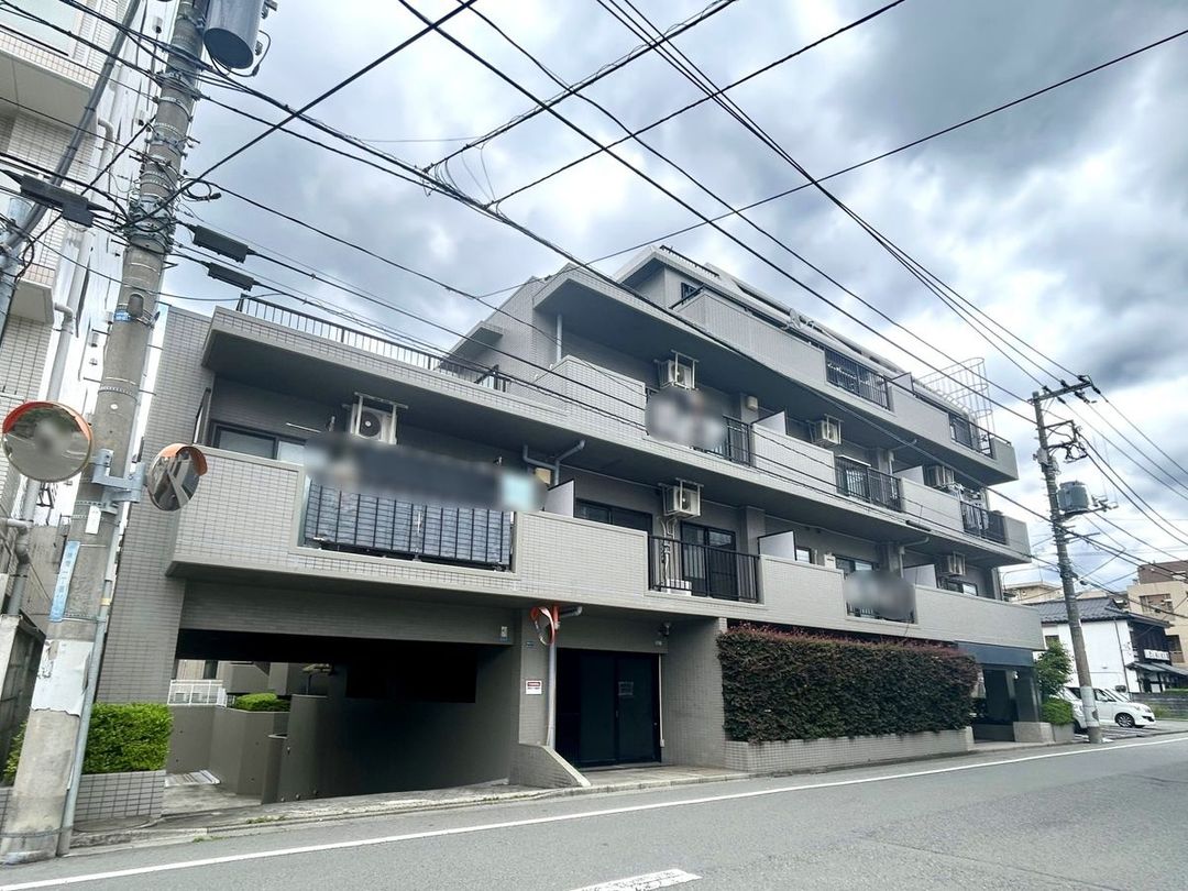 3LDK Apartment for Sale Near Minami-Rinkan Station, Yamato - Image 1