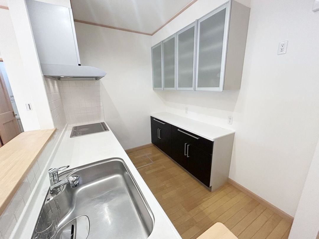 4LDK Detached House in Tokai City, Aichi | 2010 Build, 117.58 sqm - Thumbnail 2
