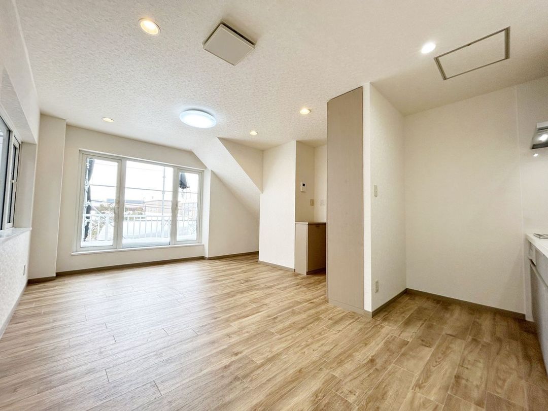 Renovated 4LDK House in Sapporo Higashi-ku with Garage - Thumbnail 2