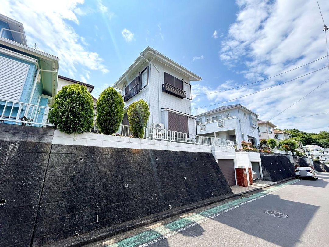 Renovated 4LDK Detached House for Sale in Ebina, Kanagawa - Thumbnail 2