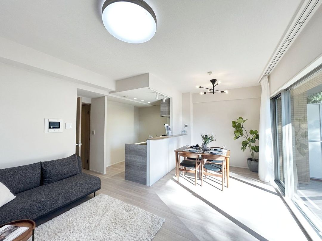Renovated 3LDK Apartment near Yurigaoka Station, Kawasaki - Thumbnail 2
