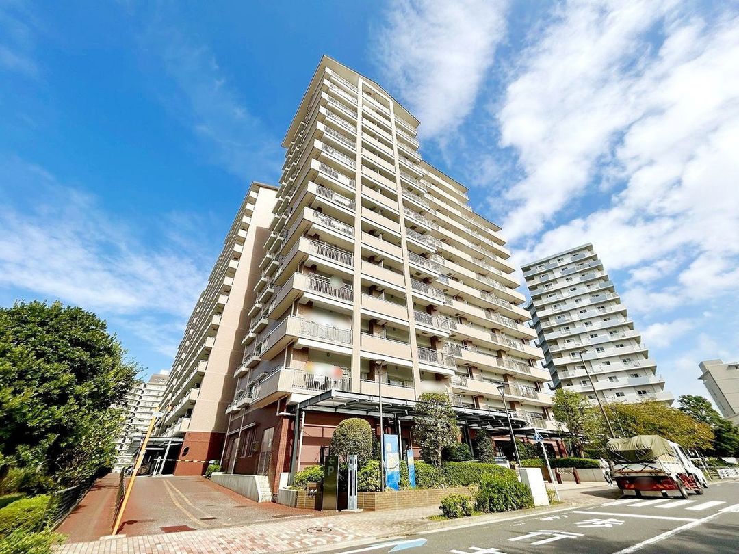 Raffine Heights 3LDK Apartment for Sale in Kameido, Tokyo - Image 1