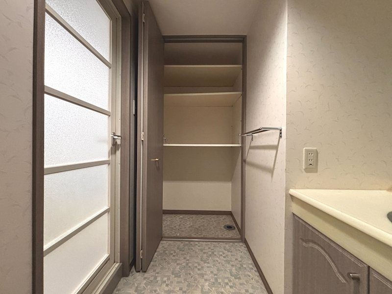 2LDK Apartment in Karuizawa, Nagano - 68.89m², Pet Friendly - Thumbnail 4