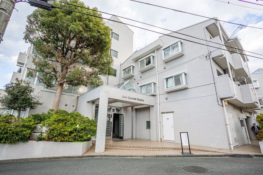 3LDK Renovated Apartment in Chofu, Tokyo | 61.21m² - Thumbnail 2
