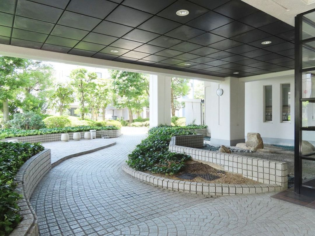 2LDK Apartment for Sale in Nishiyodogawa-ku, Osaka - Thumbnail 2