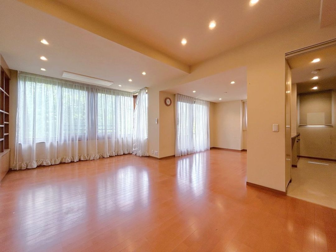 3LDK 111.53m² Apartment in Nerima-ku, Tokyo near Shakujii Koen - Image 1