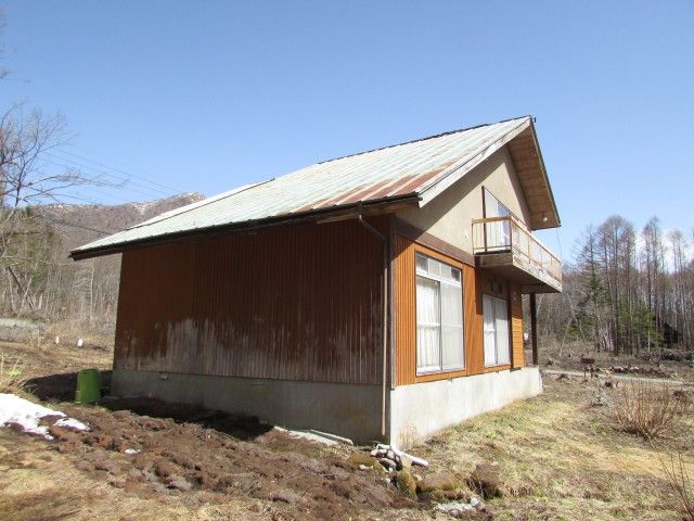 Spacious 8DK Mountain House in Nagano's Iizuna Highlands - Thumbnail 3