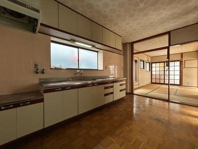 Used 3-Storey House in Tsukamoto, Osaka - 6DK, 151.92m² — Kitchen, Yodogawa, Osaka