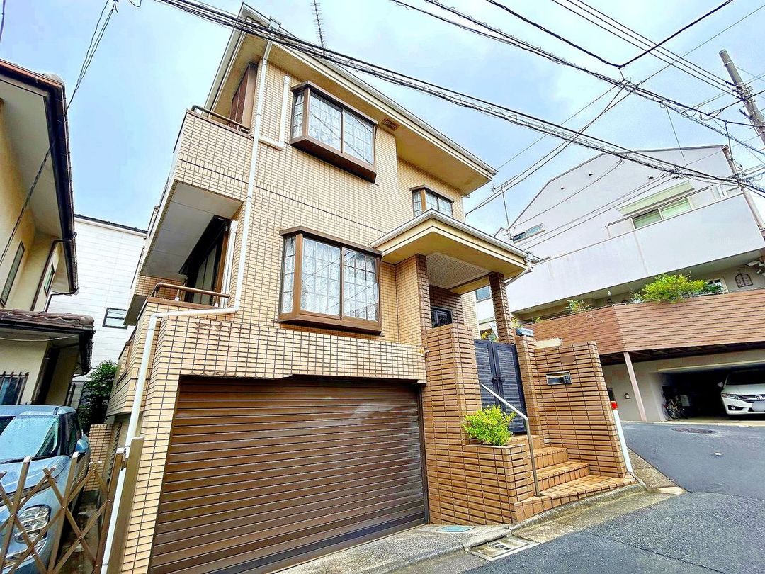 4LDK Resale House in Nakano-ku, Tokyo - 130.85 sqm - Thumbnail 2
