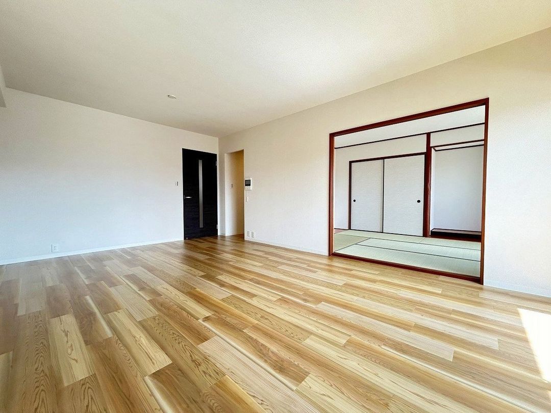 3LDK Apartment for Sale in Kasuga City, Fukuoka - Thumbnail 2