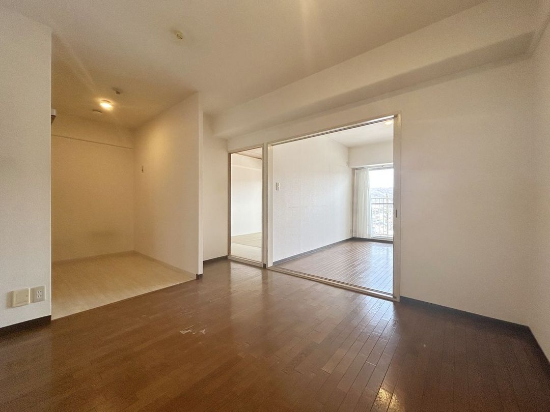 3LDK Apartment for Sale near Suminodo Station, Daito City - Thumbnail 2