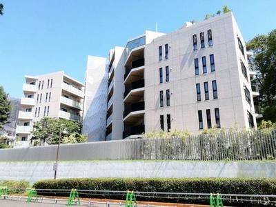 2LDK Apartment for Sale in Yamate, Naka Ward, Yokohama — Apartment, Naka, Kanagawa