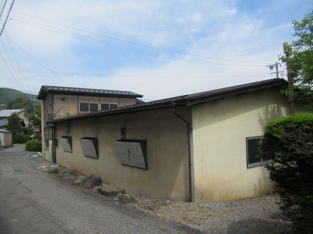 5DK House for Sale in Suwa, Nagano with Large Land Plot - Thumbnail 4