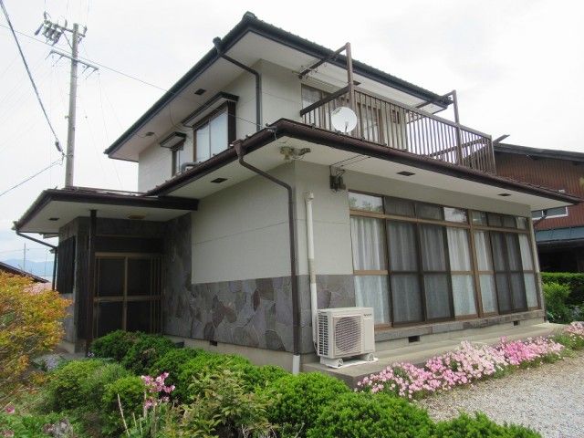 5DK House for Sale in Suwa, Nagano with Large Land Plot - Image 1