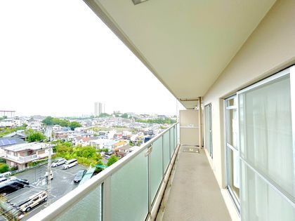 Renovated 2SLDK Apartment for Sale in Hirakata, Osaka - Thumbnail 3