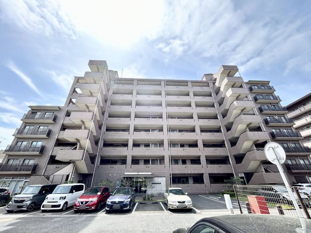 Renovated 3LDK Apartment for Sale in Kamakura, Kanagawa - Thumbnail 2