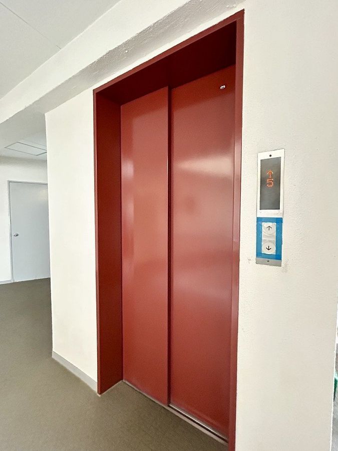 Renovated 2LDK Corner Apartment in Hiyu Heights, Yokohama - Thumbnail 2