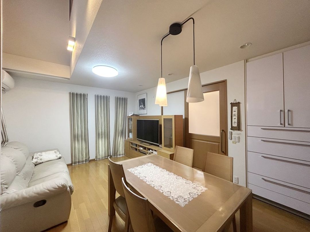 Used 3SLDK Detached House in Nishinari Ward, Osaka - Thumbnail 2