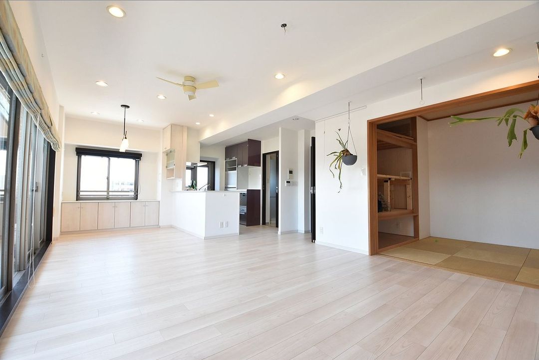 3LDK Apartment in Nishi-ku, Hiroshima City - 95.38 sqm - Thumbnail 2