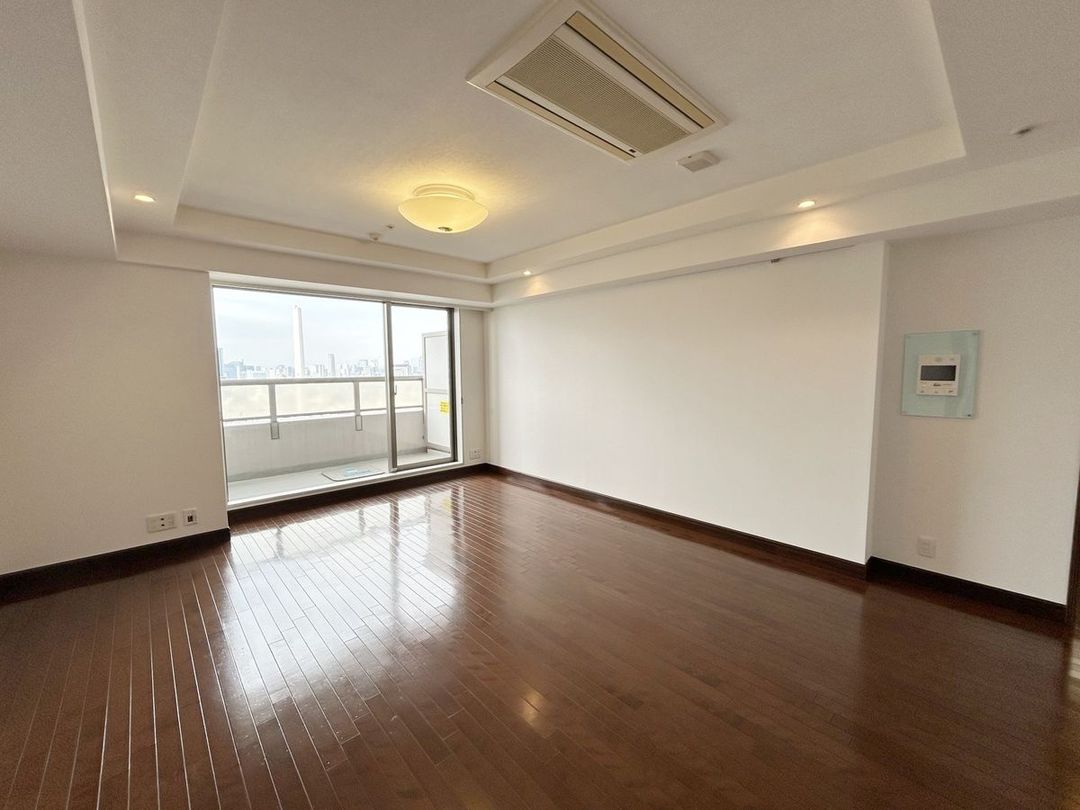 2LDK Apartment for Sale in Daikanyama, Shibuya - Thumbnail 2
