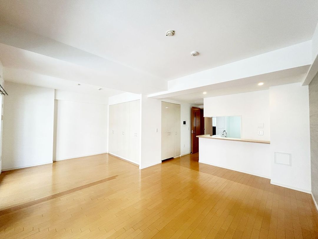 2LDK Apartment for Sale in Haruhino, Kawasaki - Ridence Square - Thumbnail 2
