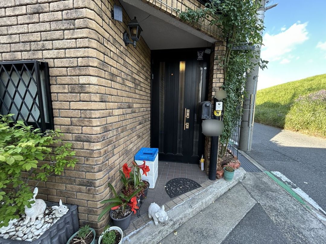 4LDK Used House for Sale in Settsu City, Osaka - Thumbnail 2