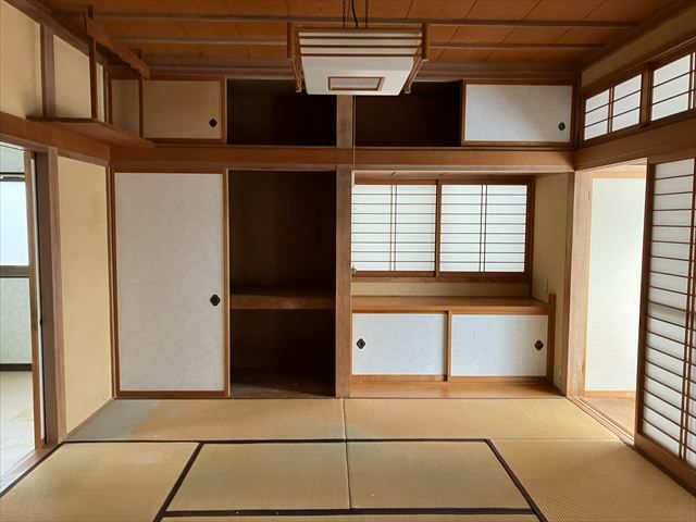 5DK Japanese House for Sale in Quiet Nagano City Neighborhood - Thumbnail 4