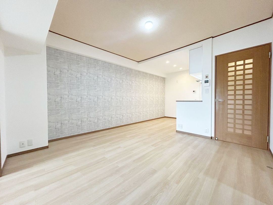4LDK Apartment for Sale in Chuo Ward, Kobe - 84.51 sqm - Thumbnail 2