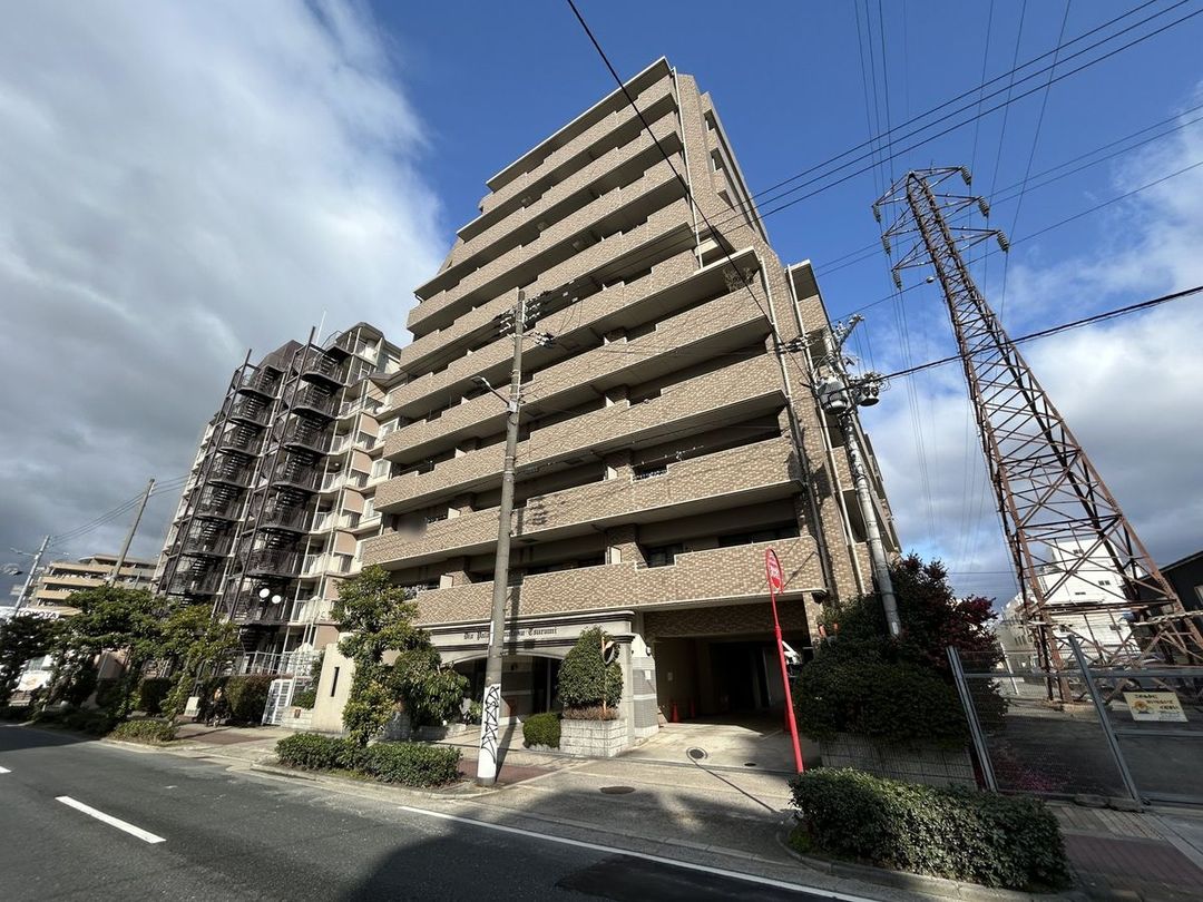Dia Palace Imafuku Tsurumi 3LDK Apartment for Sale in Osaka - Thumbnail 2