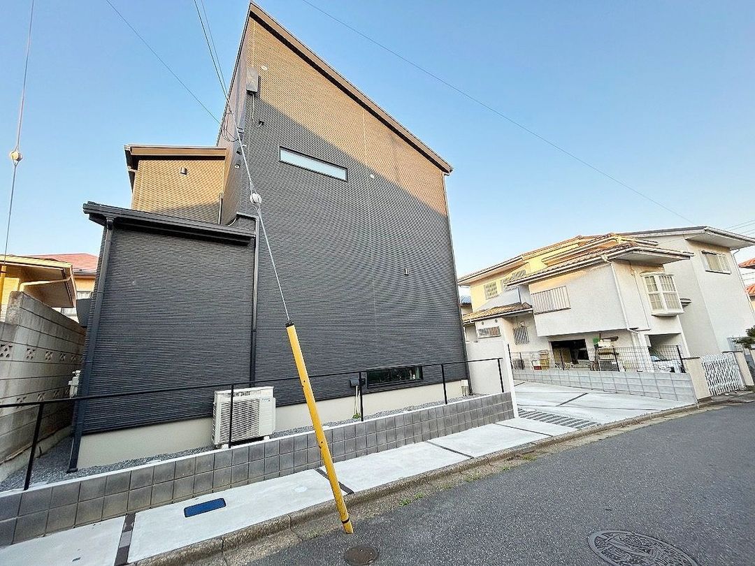 New 2024 3LDK House in Funabashi, Chiba with Double-Height Ceiling - Thumbnail 2
