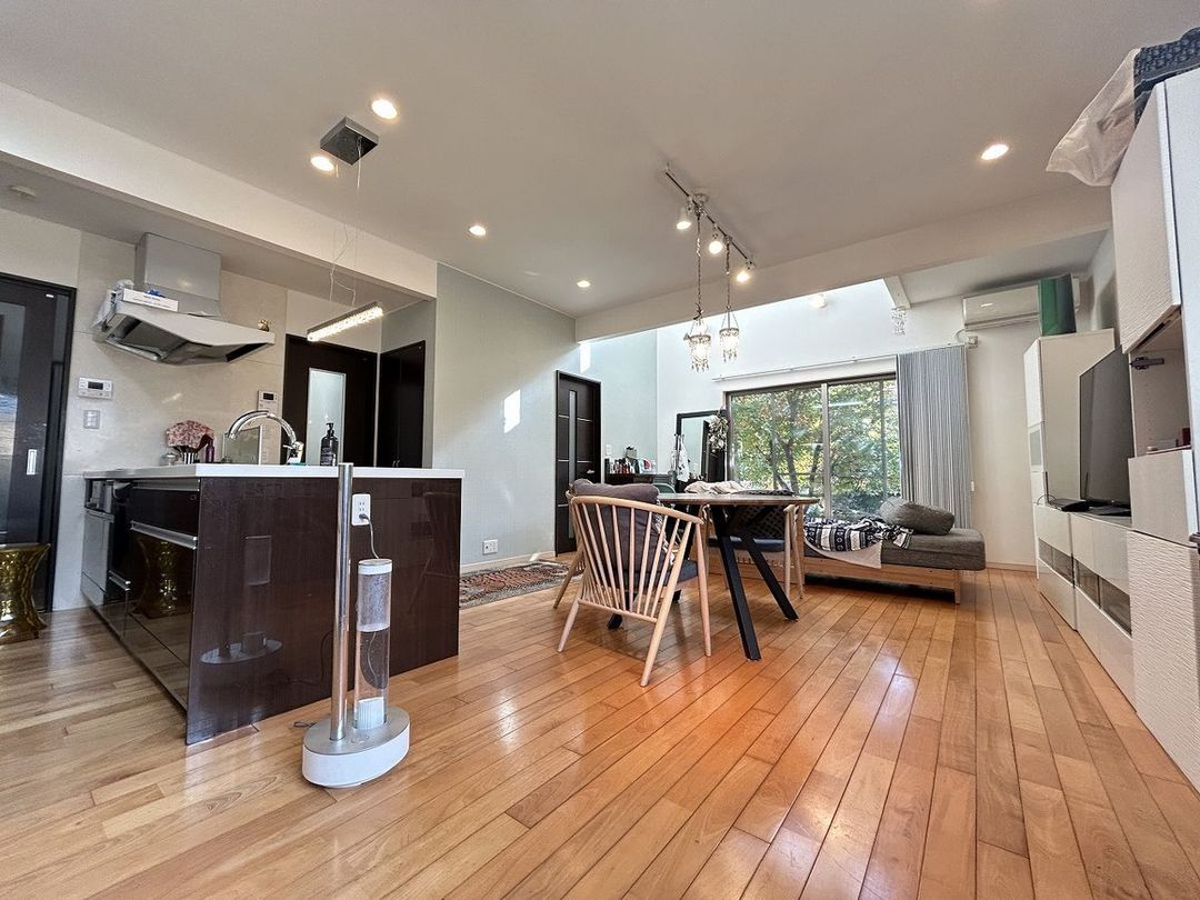 4LDK Detached House in Fukuoka Chuo Ward with Loft and Carport - Thumbnail 2