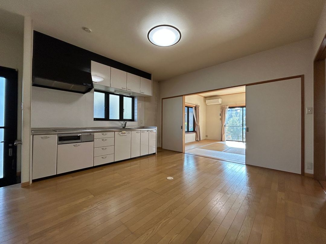 4LDK Detached House in Shingu, Fukuoka | 108.14 sqm | 1997 Build - Thumbnail 2