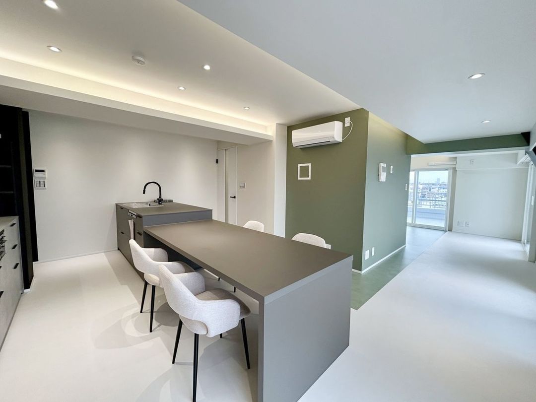 Renovated 2LDK Apartment in Jiyugaoka Urban Life, Meguro - Thumbnail 2