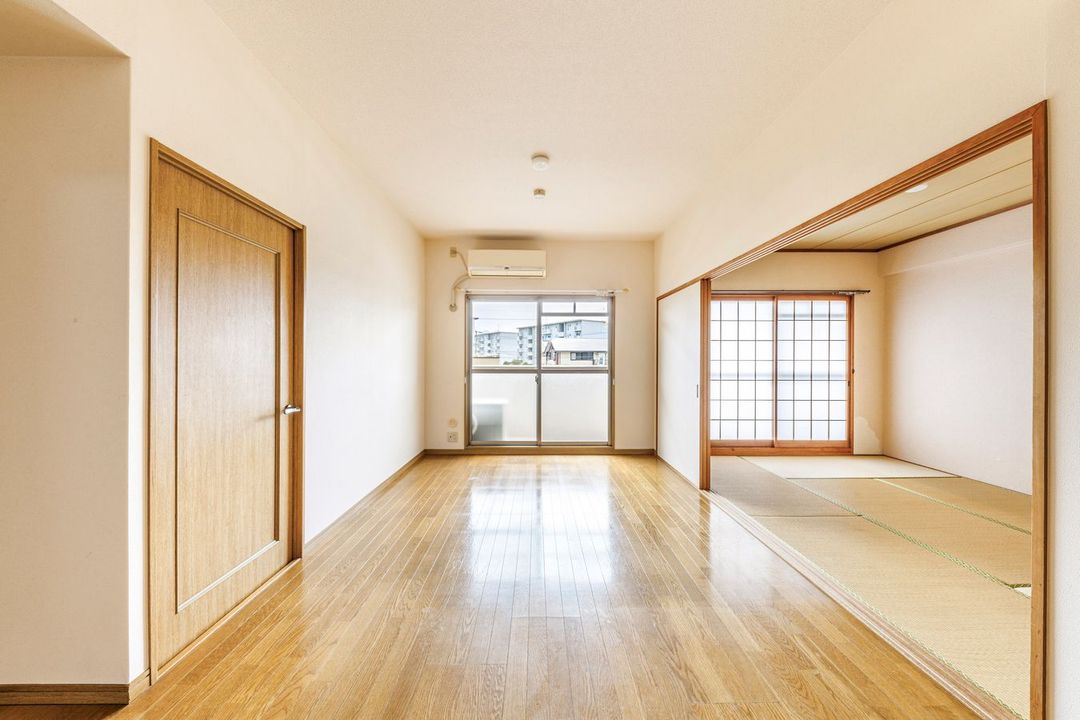 3LDK Apartment for Sale in Higashi Ward, Fukuoka City - Thumbnail 2