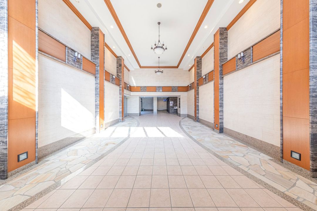 4LDK Apartment Near Hiroshima Station 125.6sqm - Thumbnail 2
