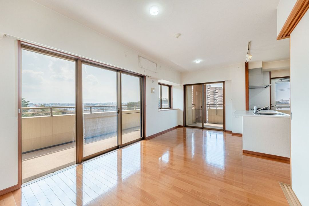 4LDK Apartment for Sale in Higashi Ward, Fukuoka City - 98.34 sqm - Thumbnail 2