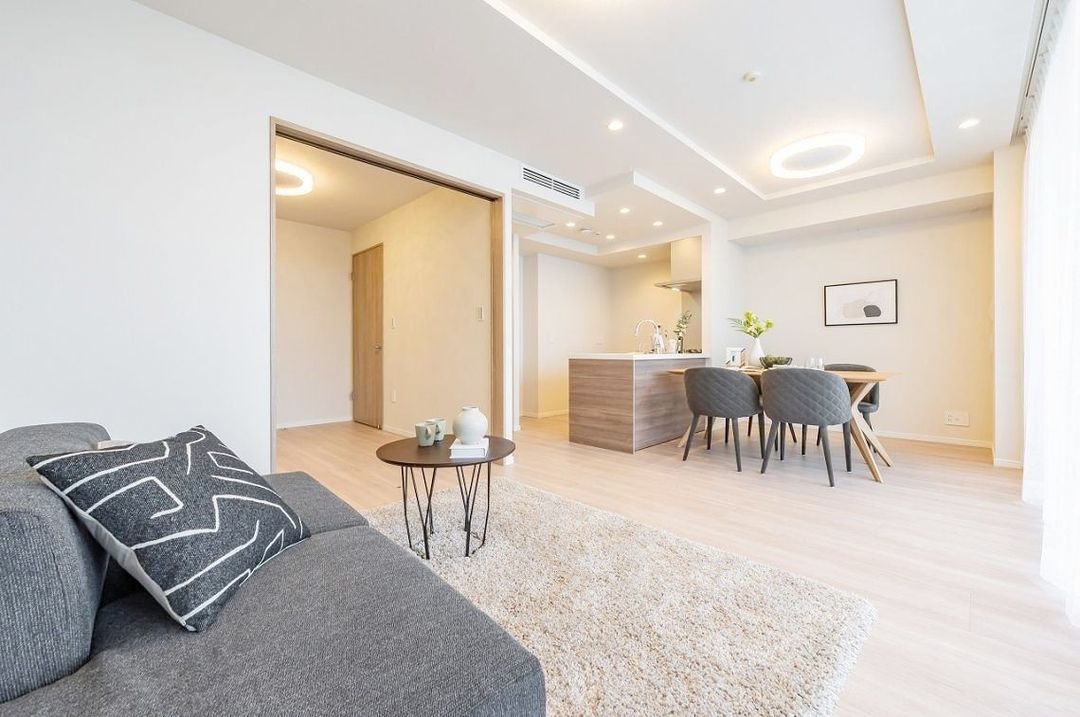 Renovated 3LDK Apartment in Meguro, 73.85 sqm - Thumbnail 2