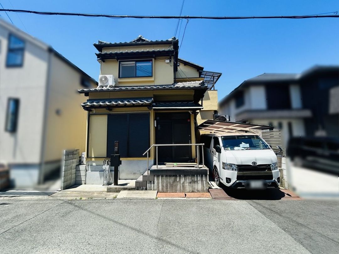4LDK Resale House in Takatsuki, Osaka Near Two Stations - Thumbnail 3