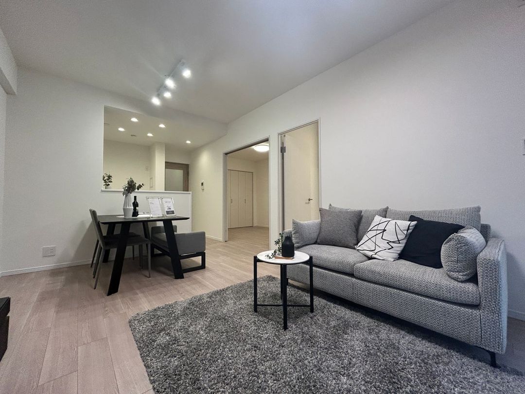 Renovated 3LDK Apartment Near Shin-Kobe Station, Kobe - Thumbnail 2