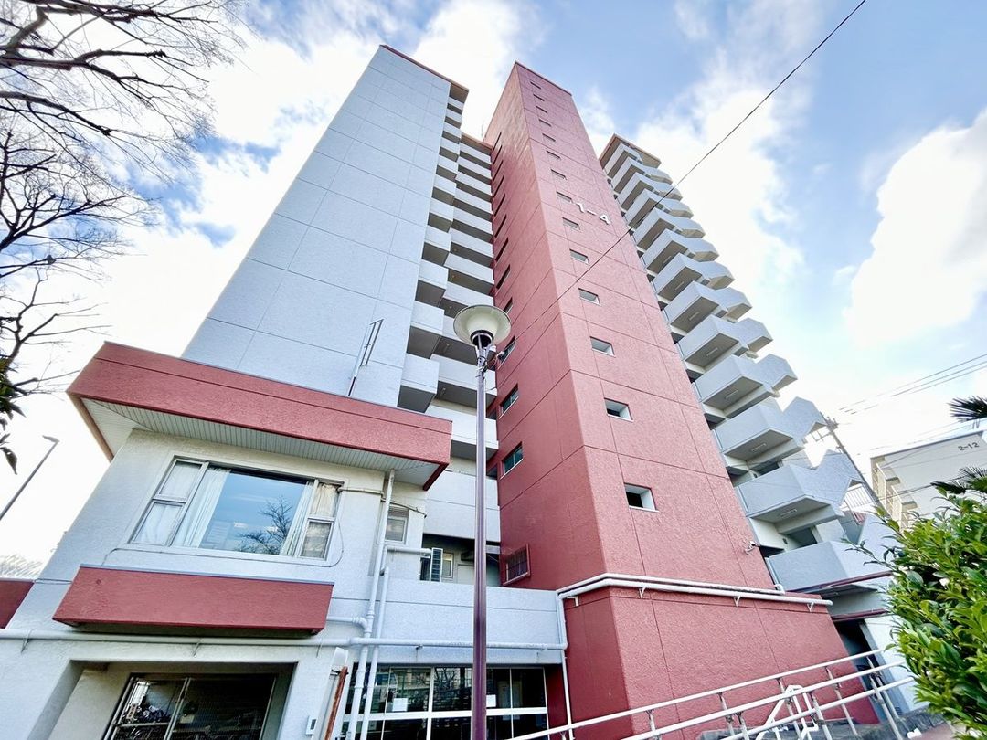 Shonan Sky Heights 2LDK Apartment in Fujisawa with Fuji View - Thumbnail 2
