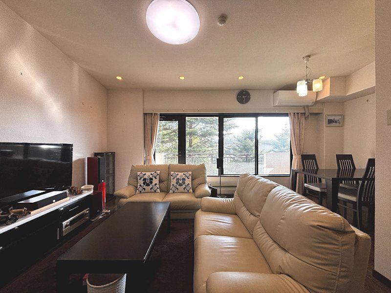3LDK Top Floor Corner Apartment in Nishi-Karuizawa with Hot Spring Bath - Thumbnail 3