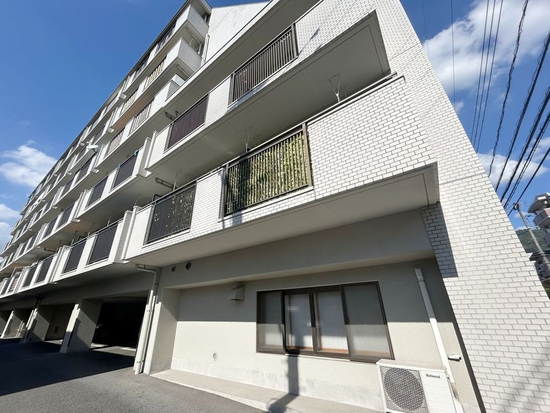 3LDK Apartment for Sale in Higashi Ward, Hiroshima - Thumbnail 2