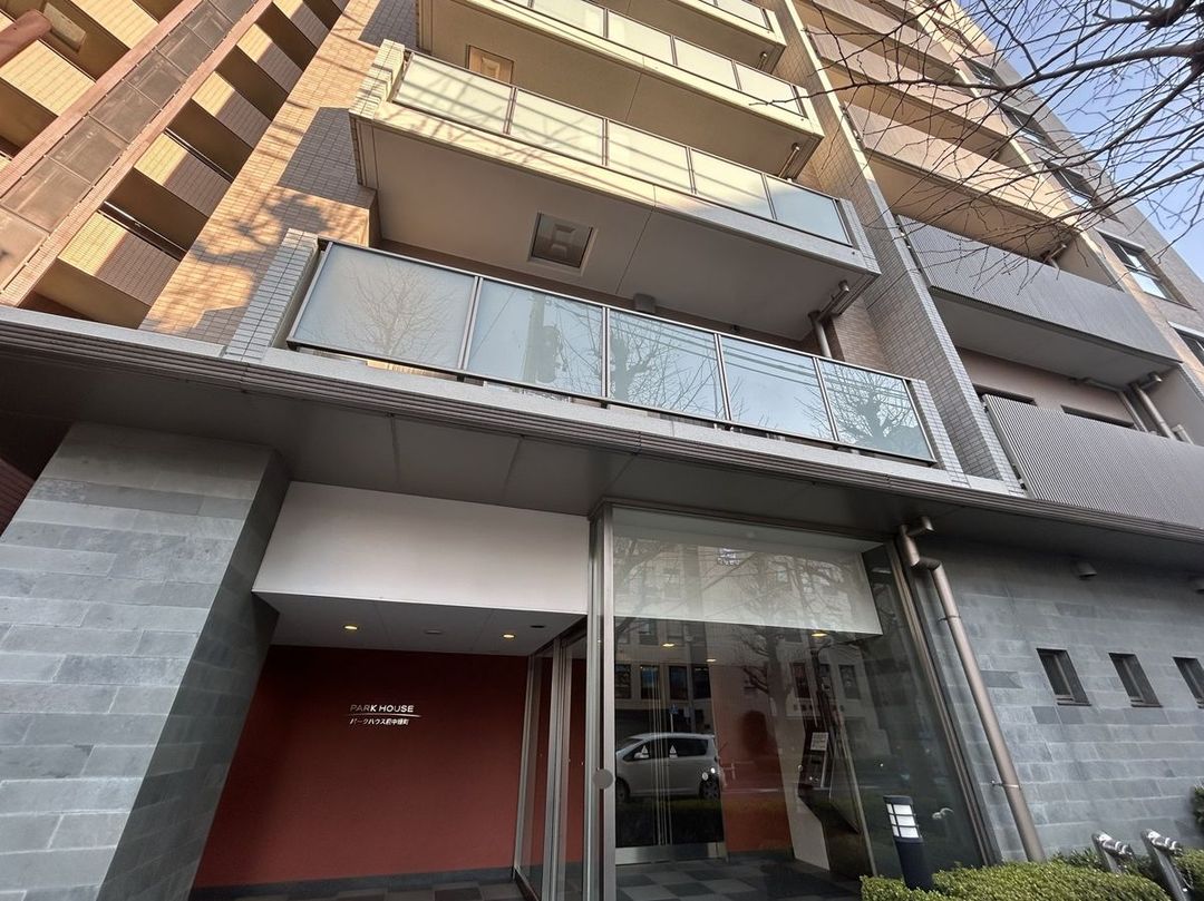 Park House Fuchu Midoricho 2LDK Apartment for Sale - Thumbnail 2