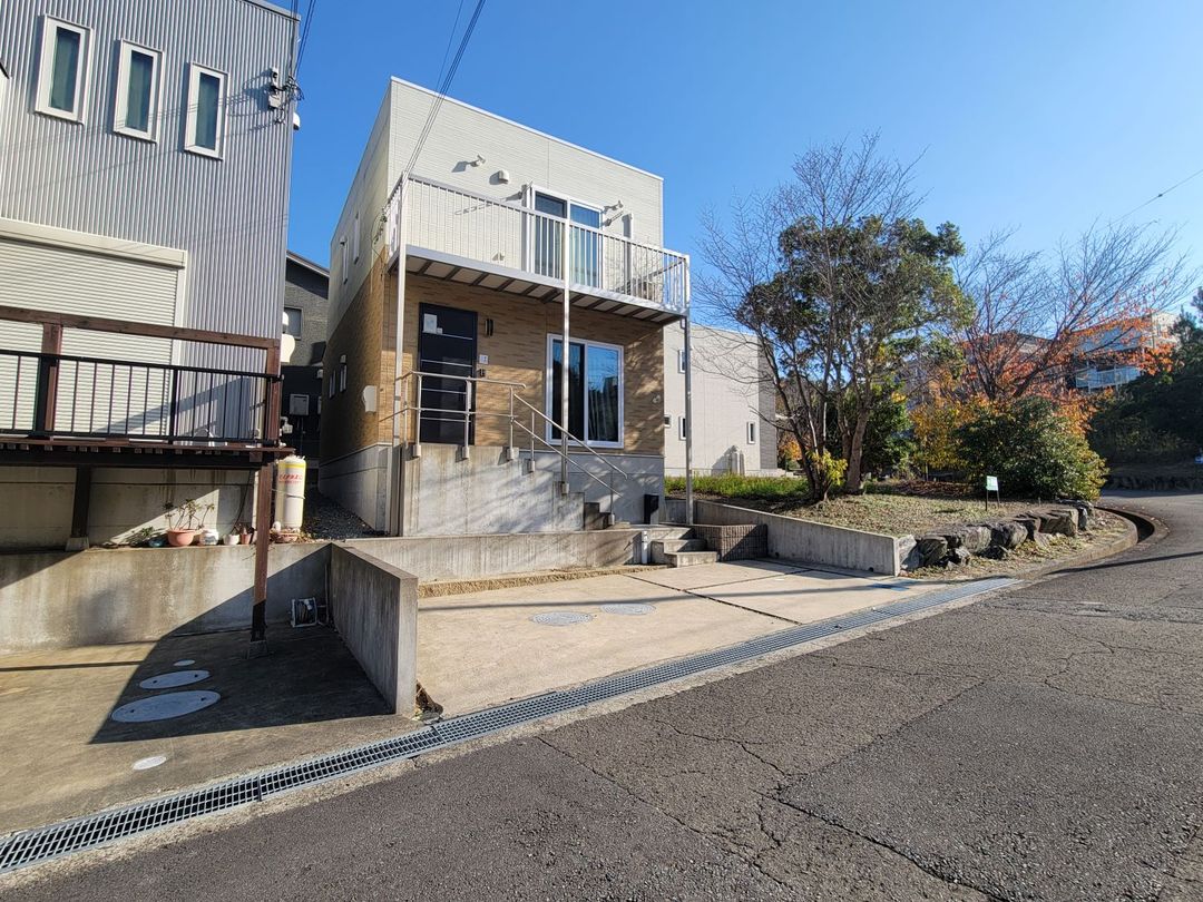 3LDK House for Sale in Shirahama, Wakayama - Onsen Rights, Near Adventure World - Thumbnail 2