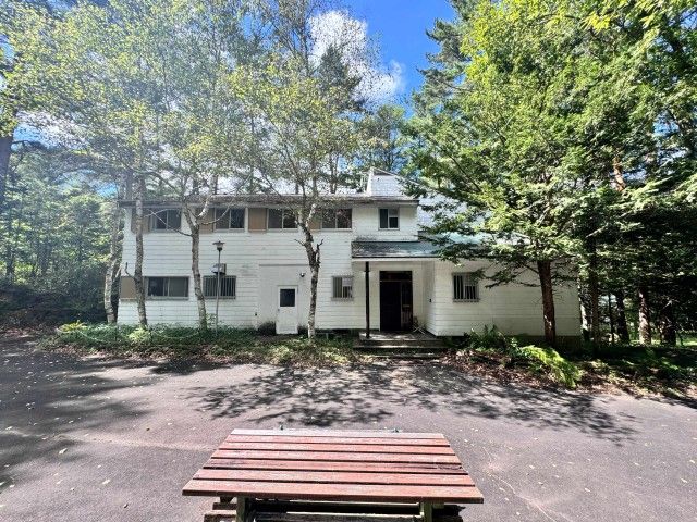 9LDK Furnished Villa in Tateshina Highlands, Nagano - Image 1