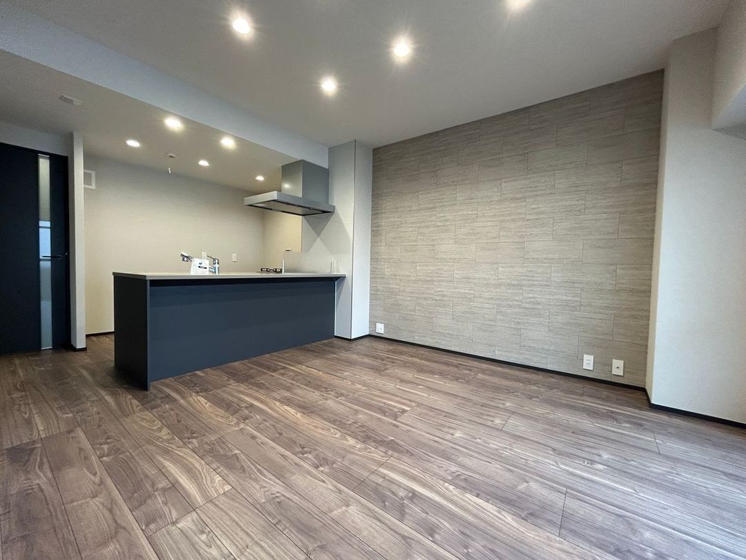 2LDK Apartment for Sale in Chuo-ku, Fukuoka City - Thumbnail 2